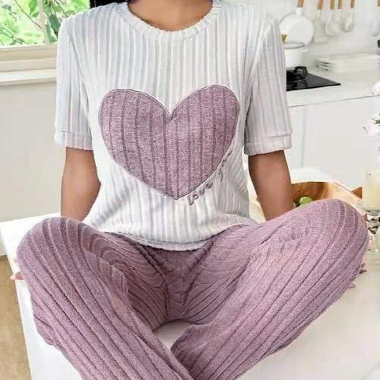 "Women's Autumn Sweet Love Pajama Set: Round Neck, Short Sleeve & Trousers - Comfy 2-Piece Homewear"