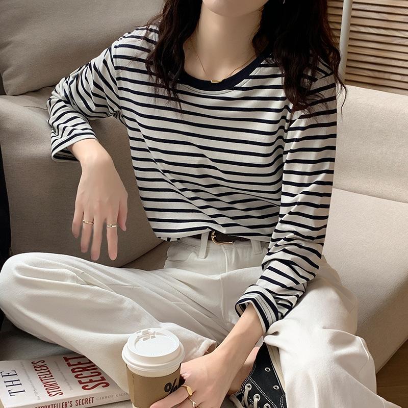 Early Autumn Striped Base Shirt for Women with Fashionable Round Neck Loose Versatile Long-sleeved T-shirt Casual Cotton Top Thin