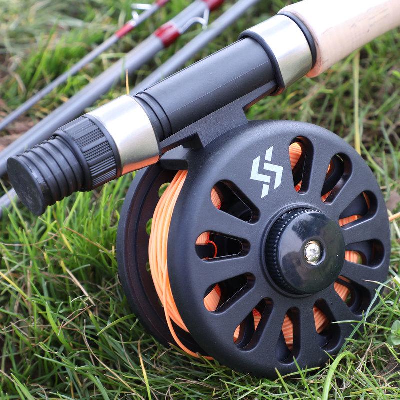Fly Fishing Reels with Large Arbor High Quality Body and Spool In Fly Reel for Stream River Fishing