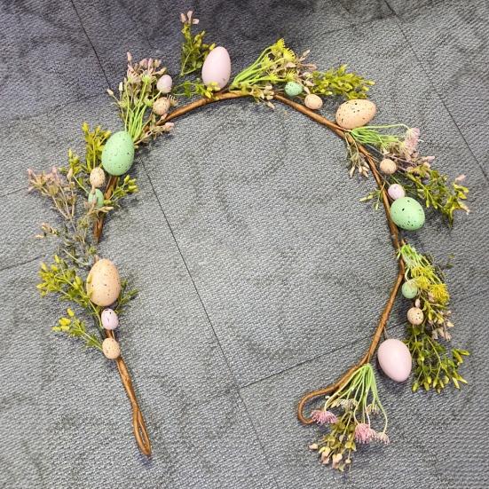 Yousheng Easter Wreath Decoration Artificial Easter Garland with Eggs And Berris for Spring Home Door Wall Window Decor