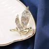Carrier Pigeon Brooch Sparkling Rhinestone Decor Anti-rust Alloy Lightweight Bird Animal Formal Coat Suit Collar Decoration Jewelry Lady Clothes
