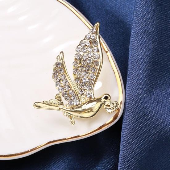 Carrier Pigeon Brooch Sparkling Rhinestone Decor Anti-rust Alloy Lightweight Bird Animal Formal Coat Suit Collar Decoration Jewelry Lady Clothes