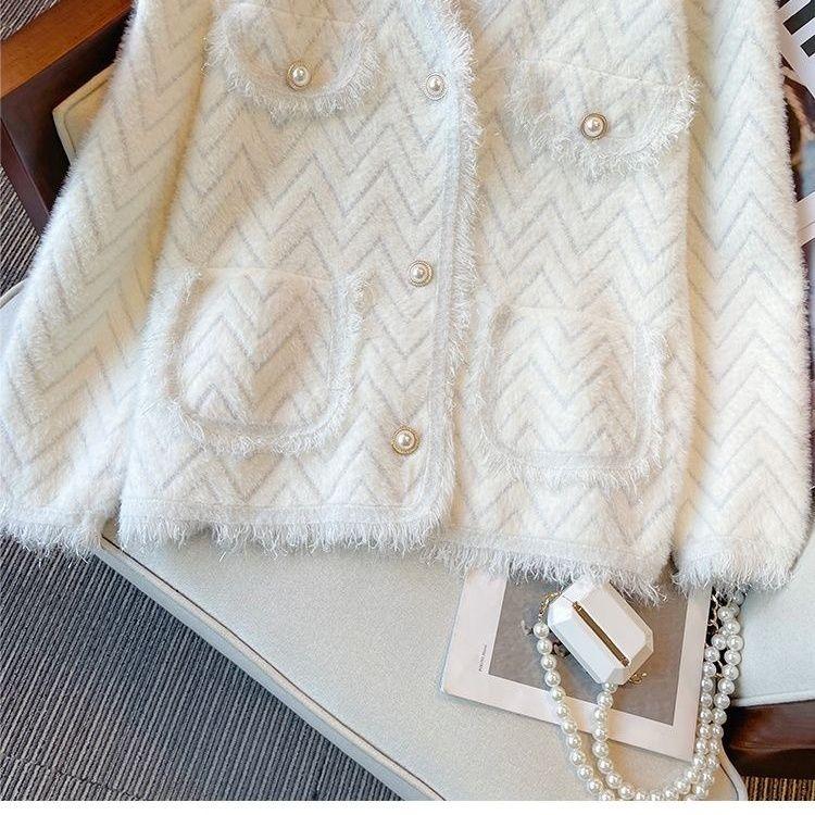 Women's Thickened Knitted Cardigan Coat Unique Design for Autumn