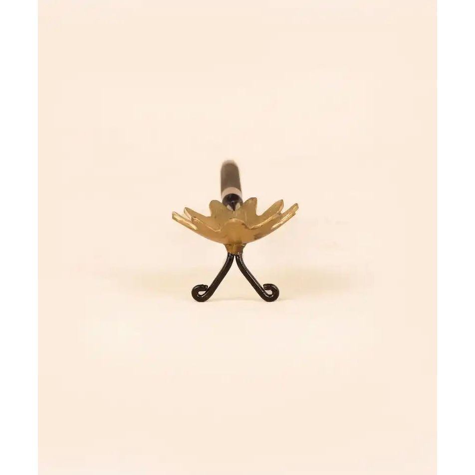 Aarti Stand, Isha Life