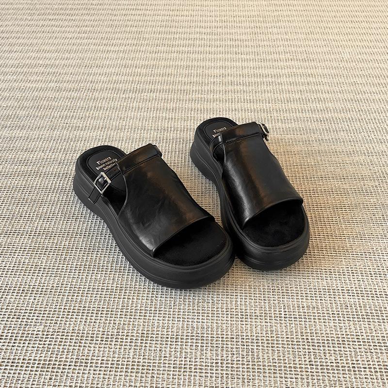 Retro Soft Bottom Outer Wear Casual Cool Slippers Women's Summer New Open-toe Buckle Thick Bottom Heightening Slippers Flat Bottom Comfortable
