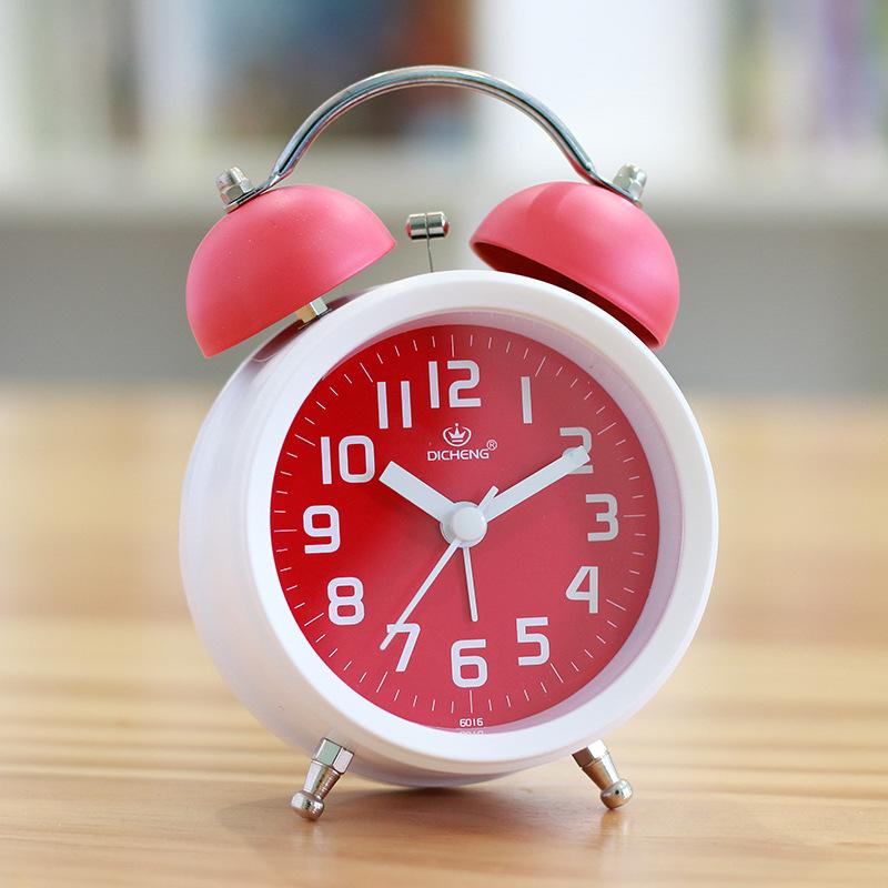 Скандинавский стиль Модный и простой Креативность Металлический звенящий будильник Бесшумный будильник Студенческая спальня Светящиеся часы Часы
