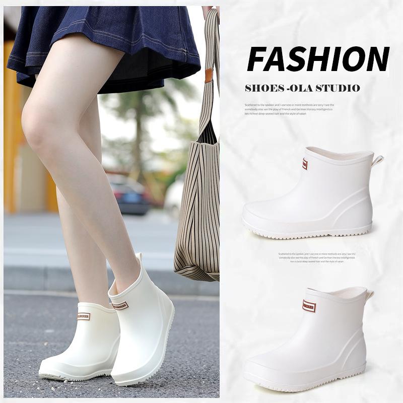 Women's Short Rain Shoes Simple Black Fashion Rain Boots Women's Wading Shoes Non-slip Versatile Rubber Shoes Warm Short Boots