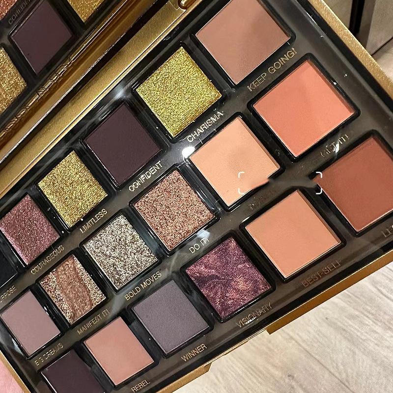 Christmas Eighteen Color Em Power Ed Eye Shadow Palette