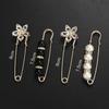 Fashion Pearl Rhinestones Brooch Pin Brooches For Women Sweater Shirt Lapel Pin Buckle Brooch Pins Set Clothes Accessories Gift