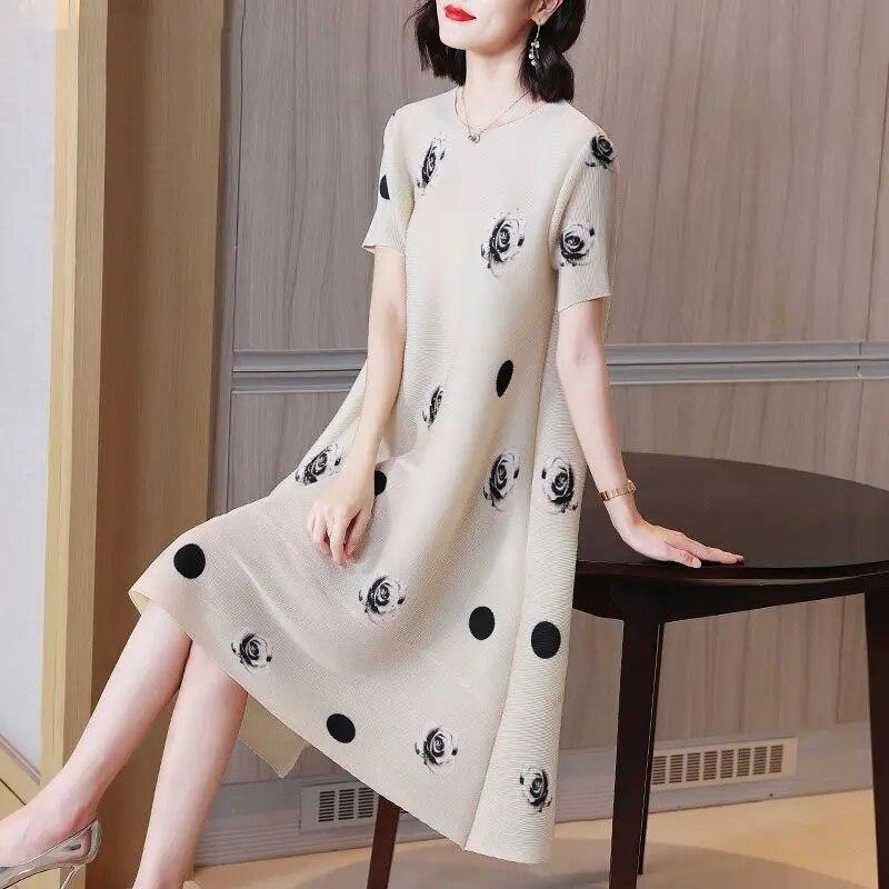 New Pleated Printed Loose Short Sleeved Mid Length Skirt, Summer Thin Style, Fashionable, Simple Dress