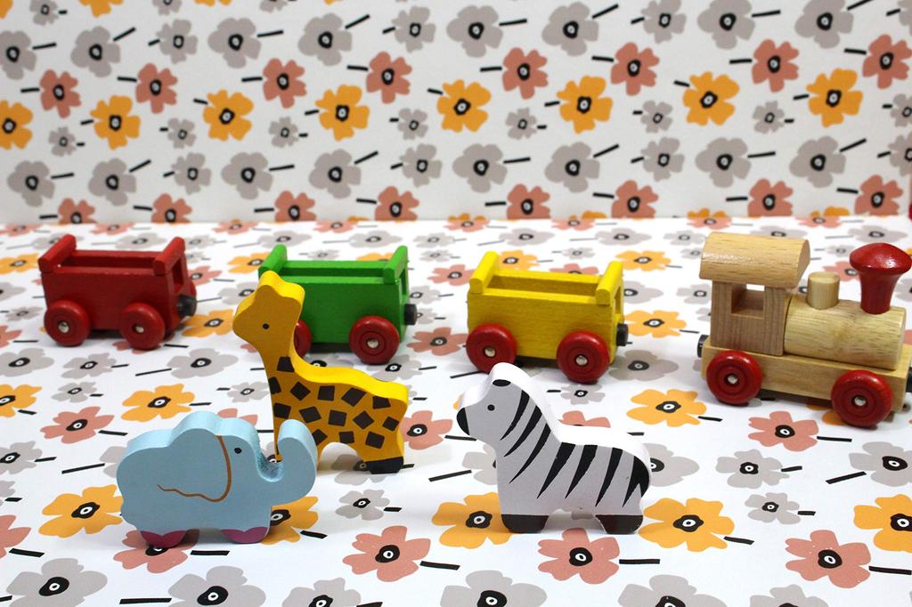 Castle Enterprise New Wooden Toy Connecting Train Animal