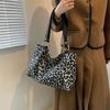 Women Popular Handbags Large Capacity Leopard Shoulder Bags New Fashion Tote Bag Shopping and Travel Bags Canvas Bags