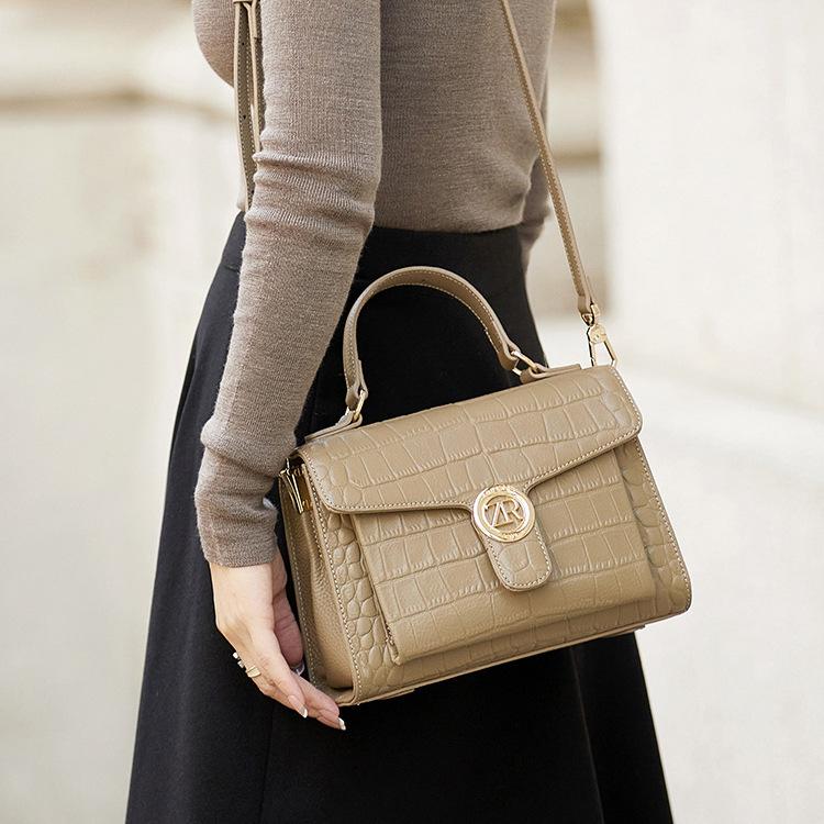 Spring Top-grain Leather Handbag Is A Versatile and Fashionable Hand-held Crossbody Bag for Women