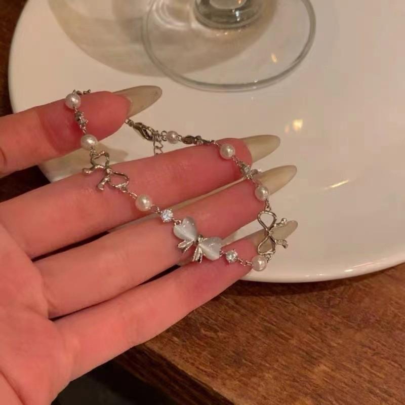 Sweet Elegant And Bowknot Bracelet For Women Luxurious And Trendy Gift Idea