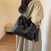 Bag Ladies 2025 New Autumn and Winter Crossbody Large Capacity Bucket Bag Premium Versatile Rhombus Chain Shoulder Bag