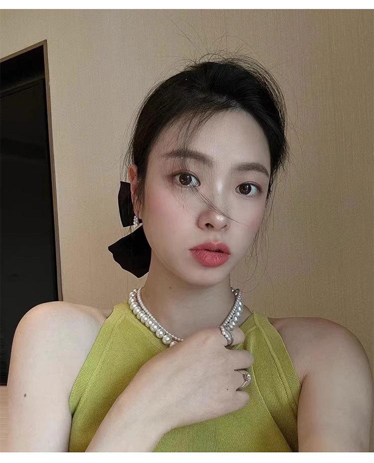 S925 Silver Mother-of-Pearl Pearl Necklace for Women - High-End, Lustrous, Round Beads On Clavicle Chain, Trendy Choker Design.