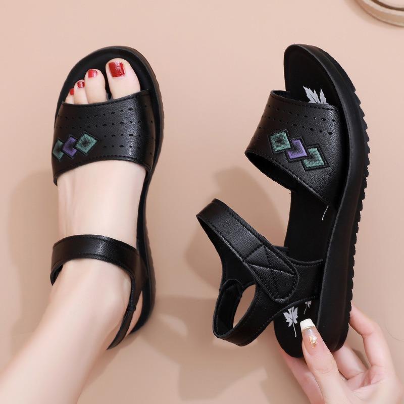 Summer Sandals Non-slip Soft-soled Medium and Old Women's Shoes Middle-aged Flat-soled Summer Flat-heeled Comfortable Elderly Shoes