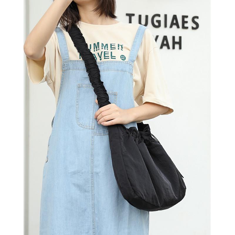 IELGY Japanese Casual Nylon Shoulder Simple Pleated Canvas Drawstring Messenger Women's Bag