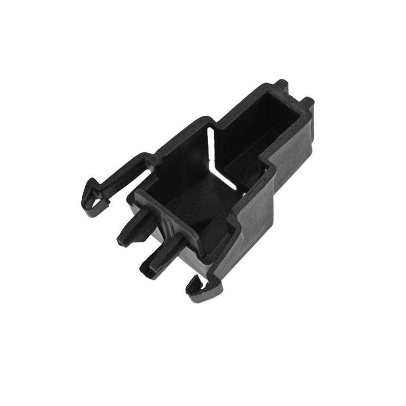 Trunk Buckle (rear) Suitable For: Tesla Model 3 OE: 1131205-00-C