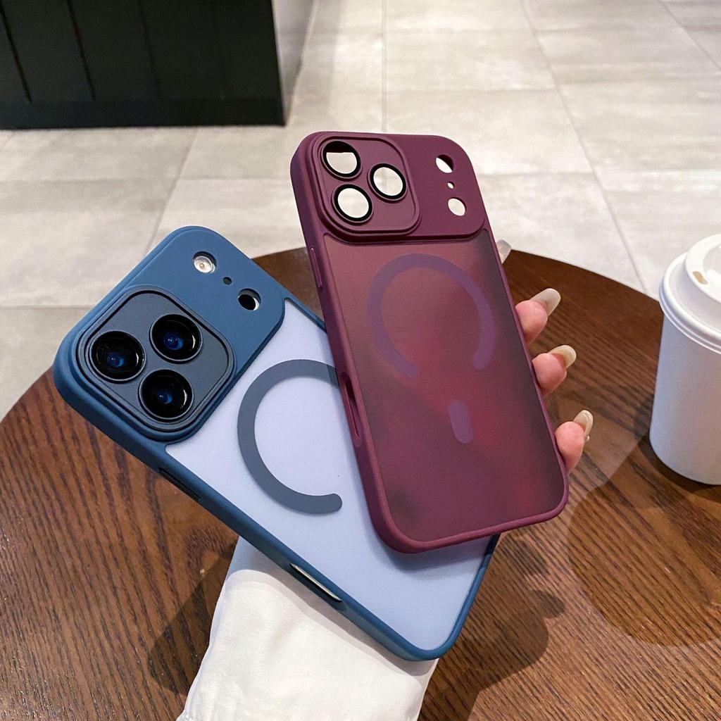 Магнитный чехол для iPhone 17 Pro Max с полной защитой объектива и защитой с эффектом кожи