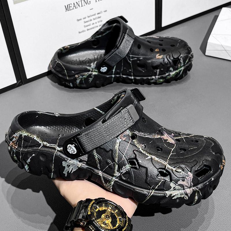 Men Clogs Slippers High Quality Classic Outdoor Anti-Slip Garden Shoes Lightweight Fashion Casual Sandals Big Size 45 46 47