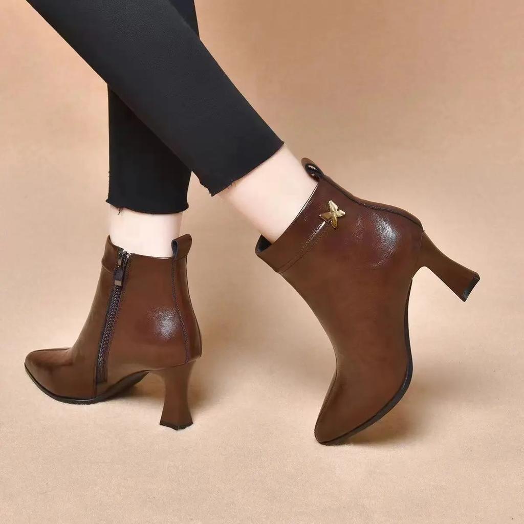 Модные женские короткие туфли с острым носком, меховые черные кожаные ботильоны для женщин, мода 2025, осенние ботинки из ПУ большого размера, теплые готические ботильоны