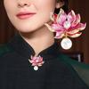 Women Brooch Lotus Flower Shape Faux Pearl Decor Contrast Color Realistic Flower High-End Luxury
