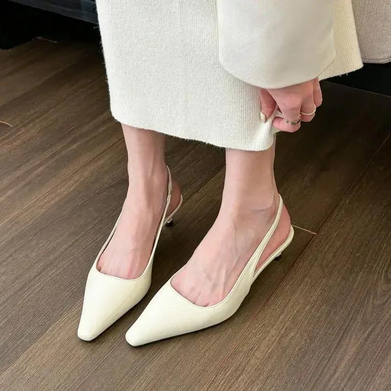 2024 2024 Spring Summer Women Kitten Heels Pointed Toe Sandals 2024 Back Buckle Bling Silver Ladies Casual Med Heels Shoes