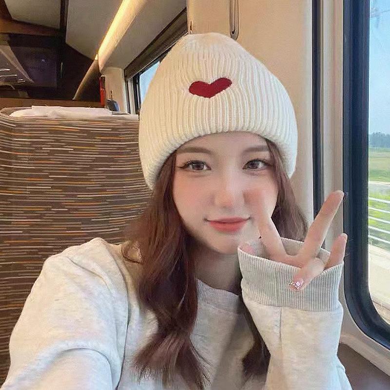 Простая зимняя шерстяная шапка Love, японская милая вязаная шапка для детей, свободная и универсальная, с изображением маленького лица