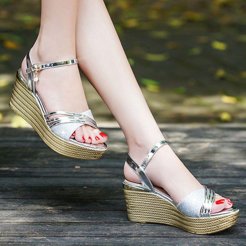 Fashion Woman Shoes Gold Crystal Roman Style Open Toe Wedges Heel Sandals For Women Premium And Low Price Summer 2024 Comfortable
