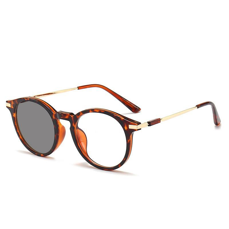 Elderly Ultra-light Anti-blue Photosensitive Gray Glasses Reading Glasses for Women Round Frame Retro Presbyopia Eyewear