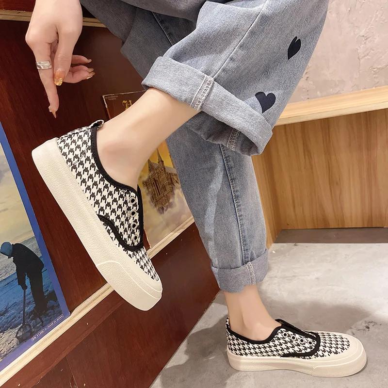 Canvas Shoes Women New Fashion Sneakers Leopard Print Slip-on Woman Vulcanized Flat Casual Loafers Ladies