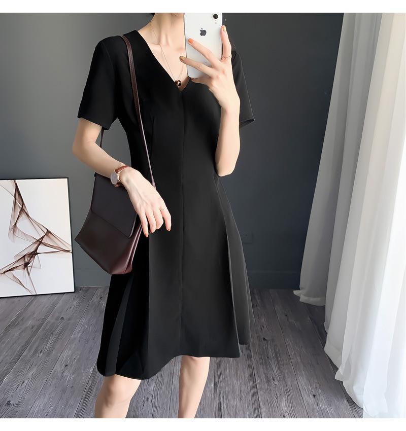 Летнее платье больших размеров: Стройнящее черное платье 3006 - Лестный дизайн, скрывающий живот, для женщин