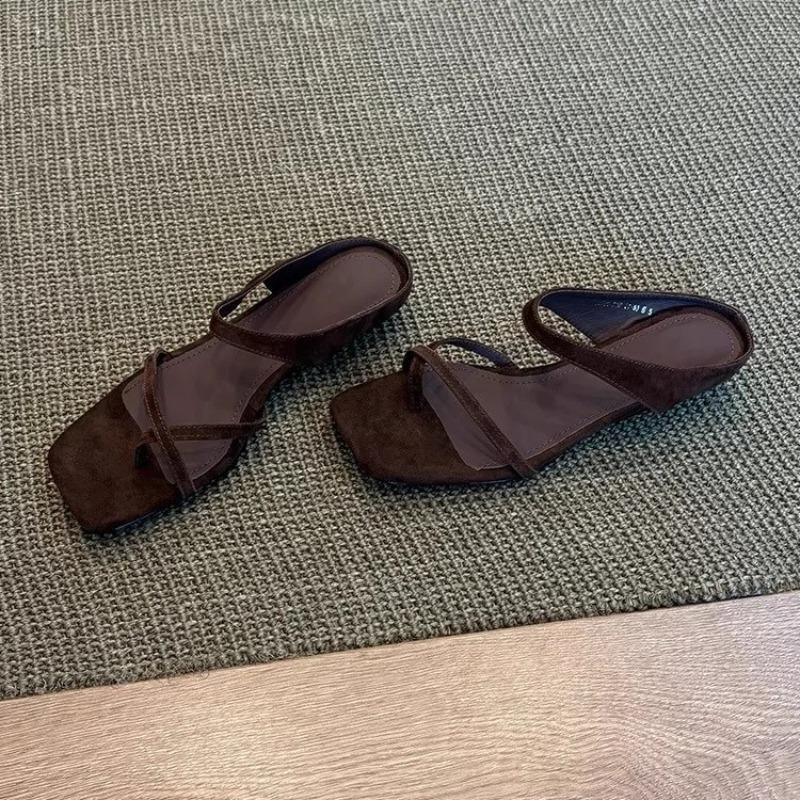 Простые повседневные сандалии с ремешком на пальце, женские летние винтажные сабо на танкетке с квадратным носком для улицы