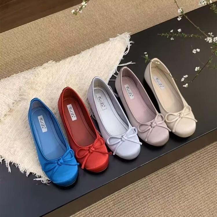 Shoes Flat-soled One-pedal Women's Face Round Head 2025 Grandma Spring Soft-soled Ballet Single Shoes New Satin