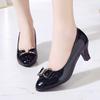 Women's Dress Shoes Patent Leather High Heel Shoes Medium Heel Office Women's Shoes Metal Bow Shoes