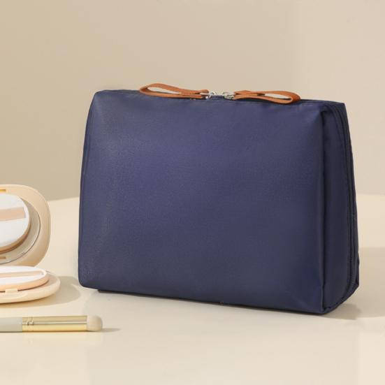 Portable Storage Bag Makeup Organizer Zipper Closure Large Capacity Waterproof Travel Makeup Pouch for Women