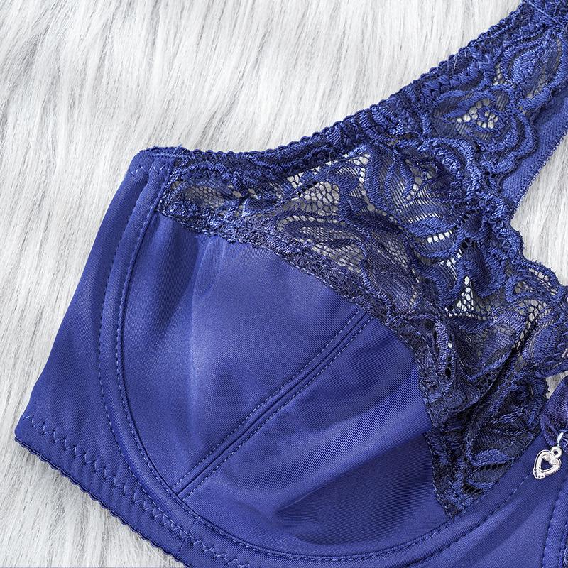 Sexy Ultra-thin Solid Color Lace Hollow Large Size Bra Gather Steel Ring Comfortable Underwear Adjustable Ladies Underwear 36BC-44BC