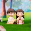 2Pcs Adorable Cartoon Couple Ornaments Figurines Lovely Resin Miniatures for Fairy Gardens Dollhouses Plant Decor