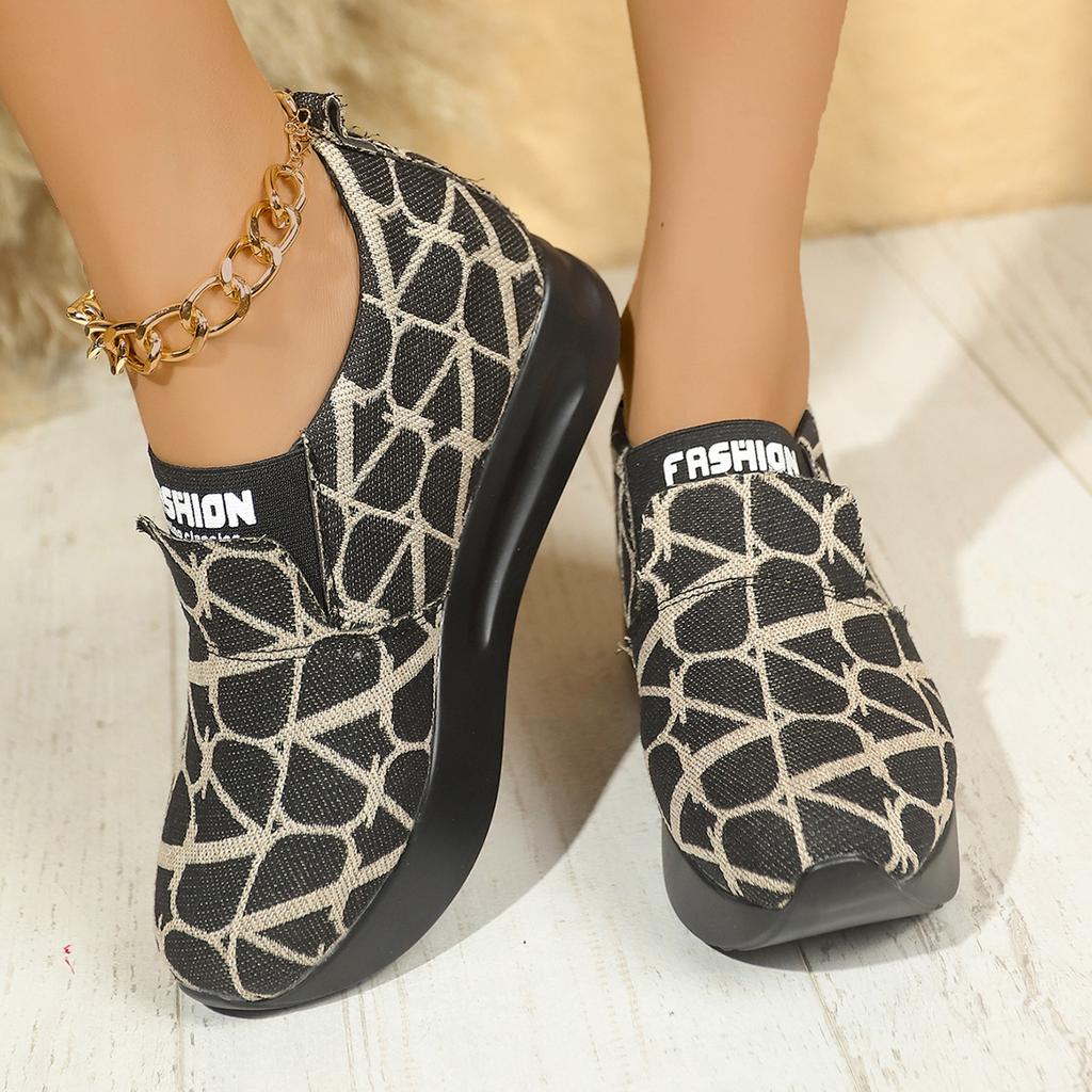 Autumn New Thick-soled Round Head Heightening Large-size Cloth Women's Shoes Casual Sports Shallow Single Shoes Women