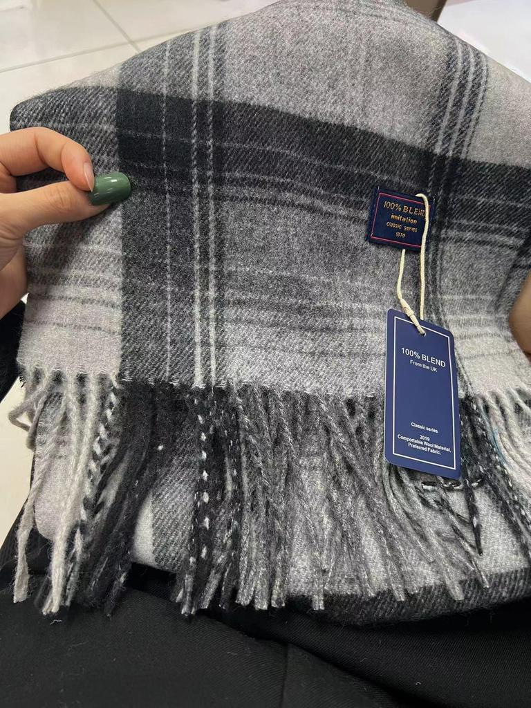 2024 Британский красный клетчатый шарф из искусственного кашемира: Теплый зимний подарочный платок на шею