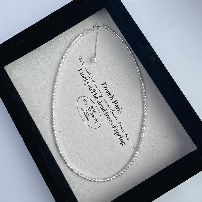 S925 Silver Mother-of-Pearl Pearl Necklace for Women - High-End, Lustrous, Round Beads On Clavicle Chain, Trendy Choker Design.