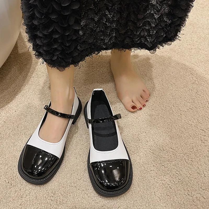 2024 New Women's Heeled Single Shoes Versatile Women's Shoes Square Toe Comfortable Spring and Autumn One-Word Buckle Strap