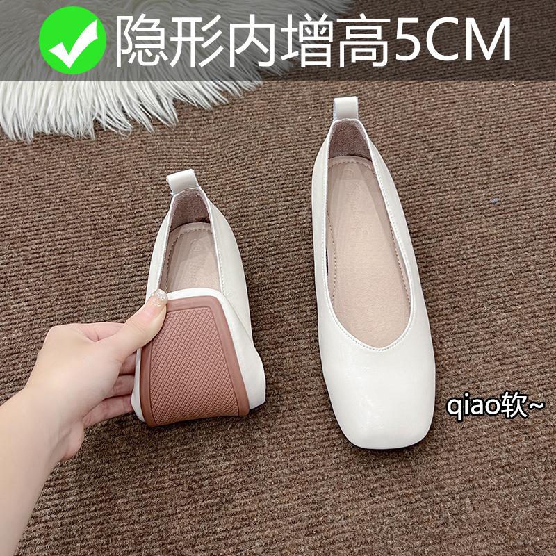 Single Shoes Women's New Low Heel Thick Heel Inner Height Increase Fairy Soft Leather Square Head Beanie Shoes Women's Small Size 3233