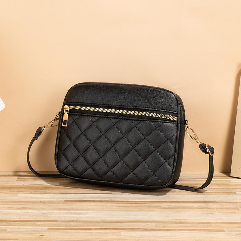 New Design Women's Handbag Quilted Plaid Underarm Bag Sling Shoulder Bag Small Solid Color Crossbody Square Bag MIT