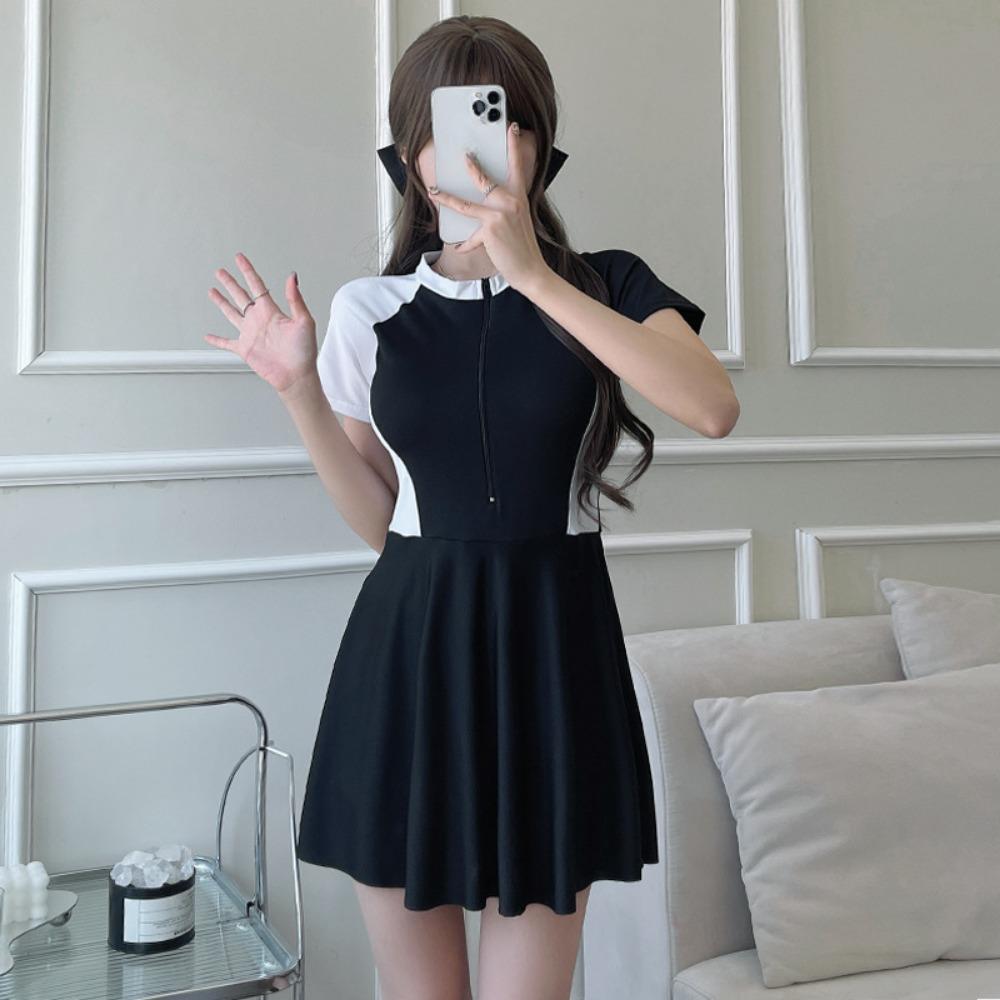 Women's One-piece Sports Swimwear Simple and Conservative Slim-fitting Dress-style Vacation Swimsuit