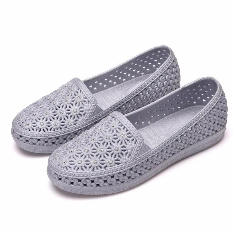 Fashion Flat Shoes Women Hollow Out Slip On Casual Nurse Shoes Summer Loafers Female Sandals Shallow Beach Breathable Classic Round Head
