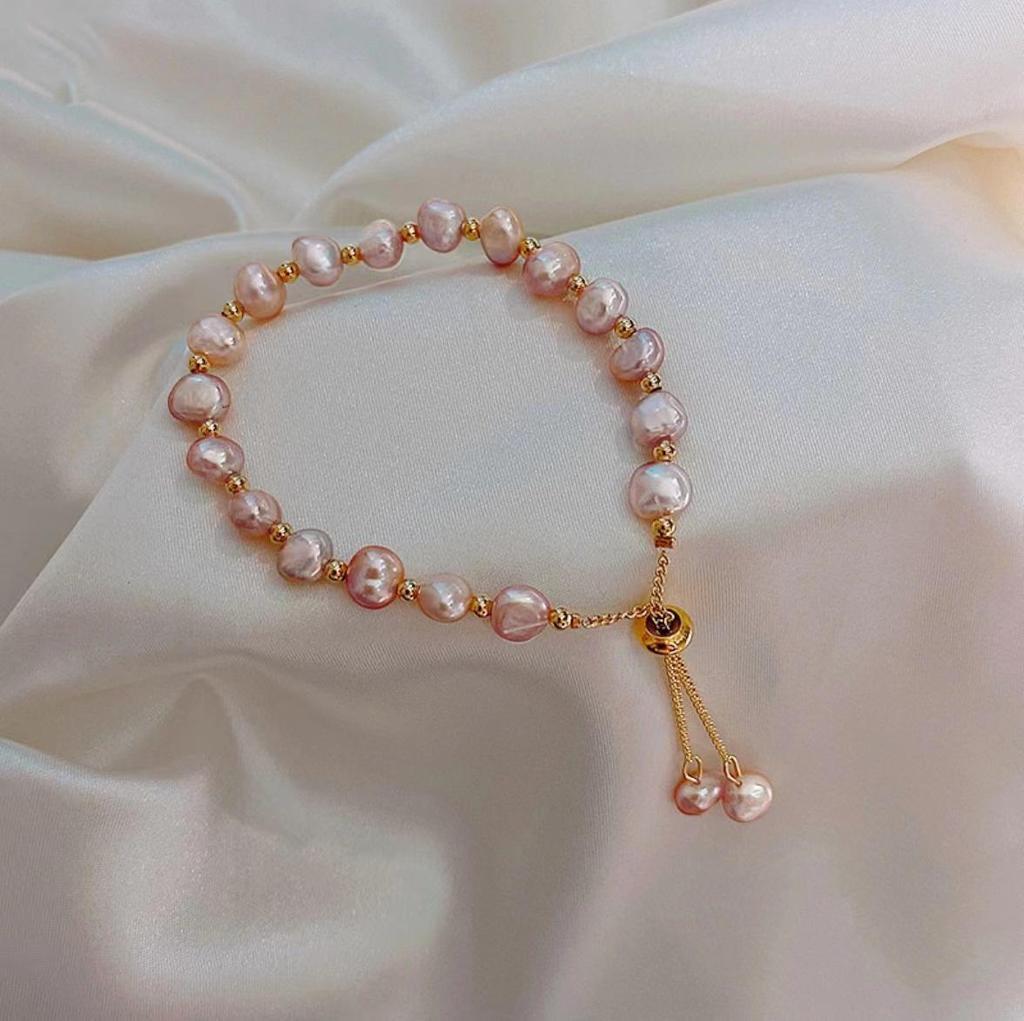 Baroque Pearl Bracelet for Women - Chic & Versatile Design