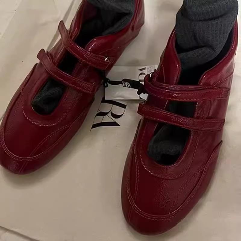 Women Flats Sports Shoes Summer New Sandals Trend Leather 2025 Casual Walking Shoes Breathable Running Woman Shallow Sneakers