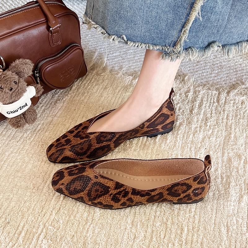 Fashion Leopard Women Flats Loafers Shoes Casual Shallow Women's Sandals Summer 2025 Fashion Sneakers Comfort New Walking Woman Shoes